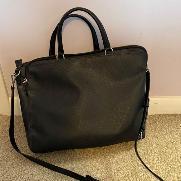 Tumi Black Leather Satchel with Adjustable Crossbody Strap - Picture 4 of 4